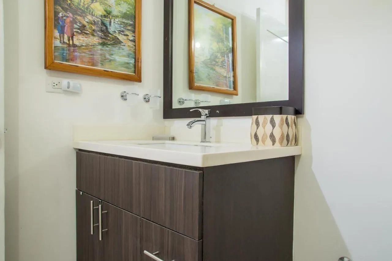Jamaica Vacation Rentals - Island Time At Bromptons Kingston Apartmán