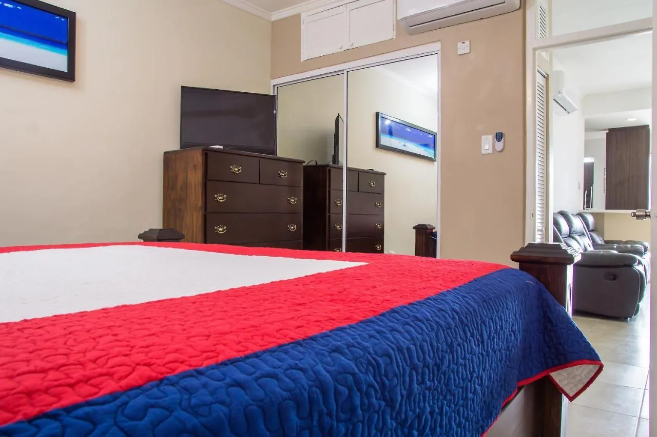 Apartmán Jamaica Vacation Rentals - Island Time At Bromptons Kingston